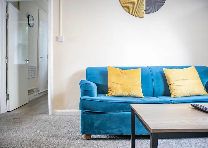 3 Bedroom House - Free Parking-hospital-contractors-families - Long Rates Available Apartment Leeds (West Yorkshire)