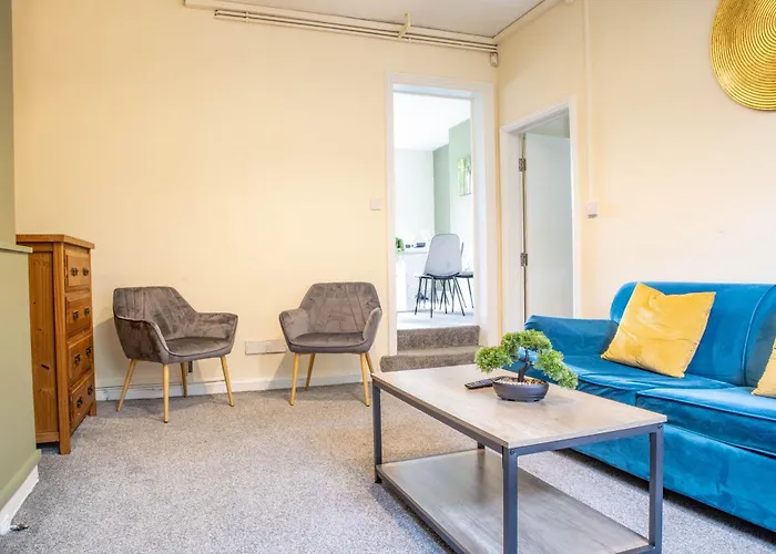 3 Bedroom House - Free Parking-hospital-contractors-families - Long Rates Available * Leeds (West Yorkshire)