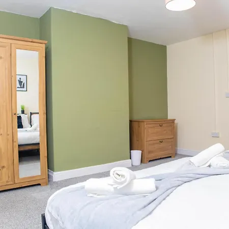 3 Bedroom House - Free Parking-hospital-contractors-families - Long Rates Available Lägenhet Leeds (West Yorkshire)